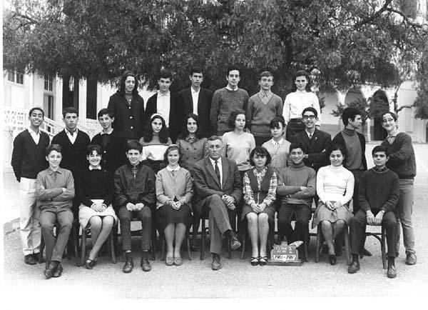 r_1966-1967_2de 2.jpg - Lycée Regnault - TANGER / MAROC - Année scolaire: 1966-67- 2de 2Professeur M.Capoulade (Lettres)Photo communiquée par Frédéric Capoulade  